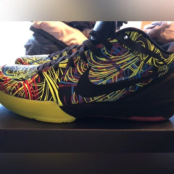 Kobe IV protro wizenard Brand New. Opened for pictures only